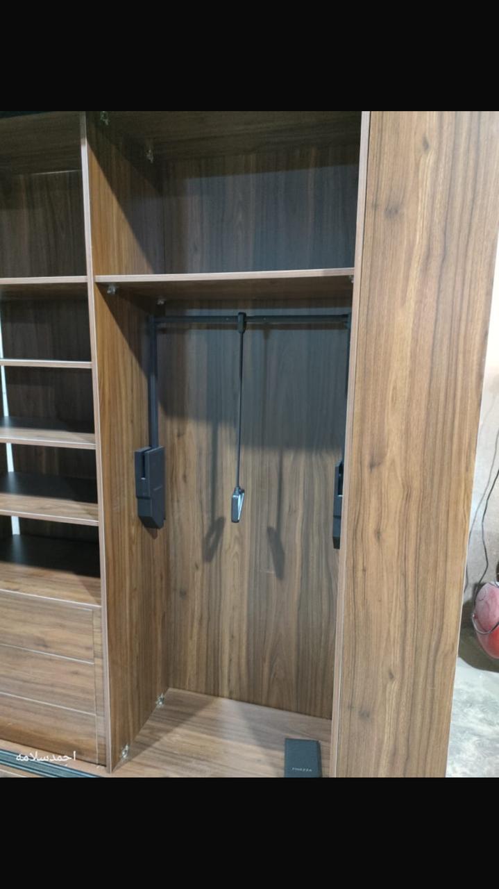 مشروع أبواب ألمنيوم